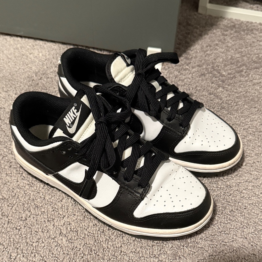 Nike Classic Black and White Low-Tops